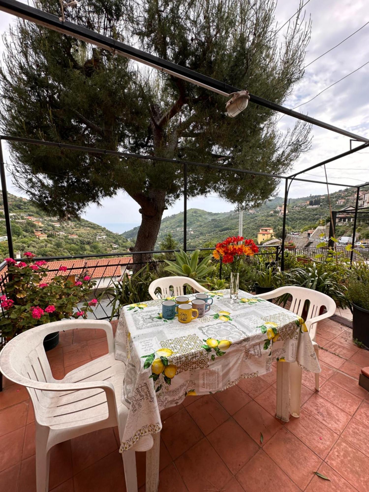 Appartement Sanremo Mare E Relax - Affittasi "Casa Illiade" Con Parcheggio Libero, Terrazza E Wi-Fi Extérieur photo